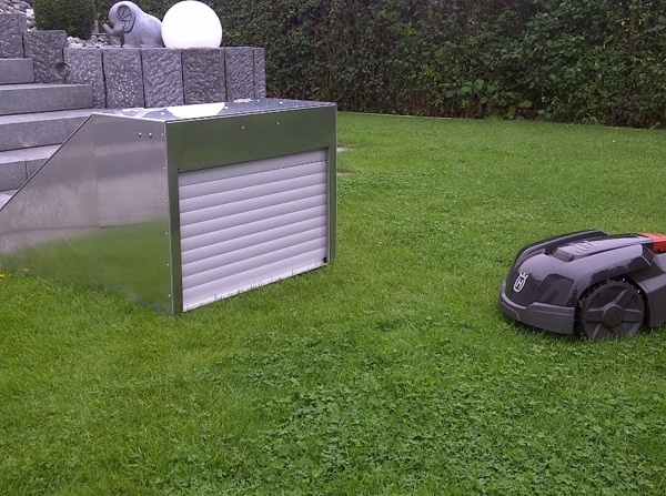robot-lawn-mower-garage-with-shutter