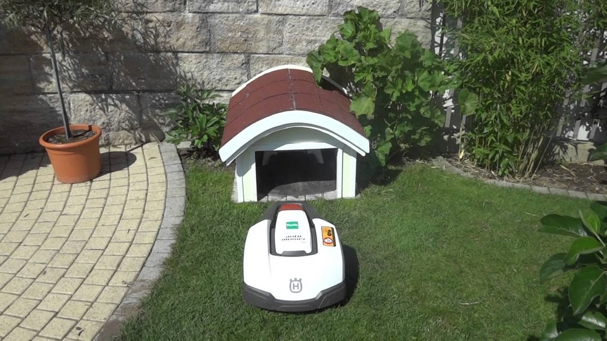 robot-lawn-mower-garage-curved-roof